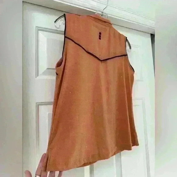 Jamie Sadock modern style tank Orange w/ shimmery dots button and zipper detail - Picture 4 of 8